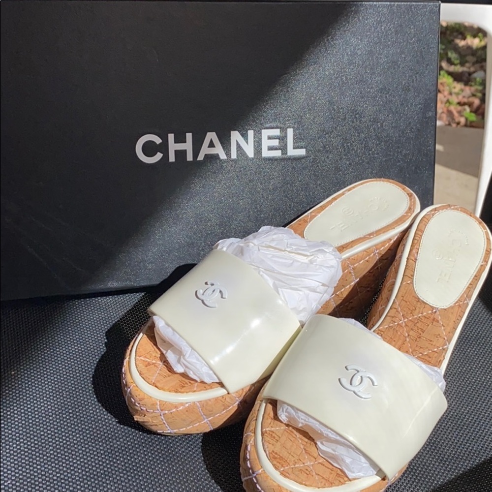 CHANEL white patent leather cork wedges